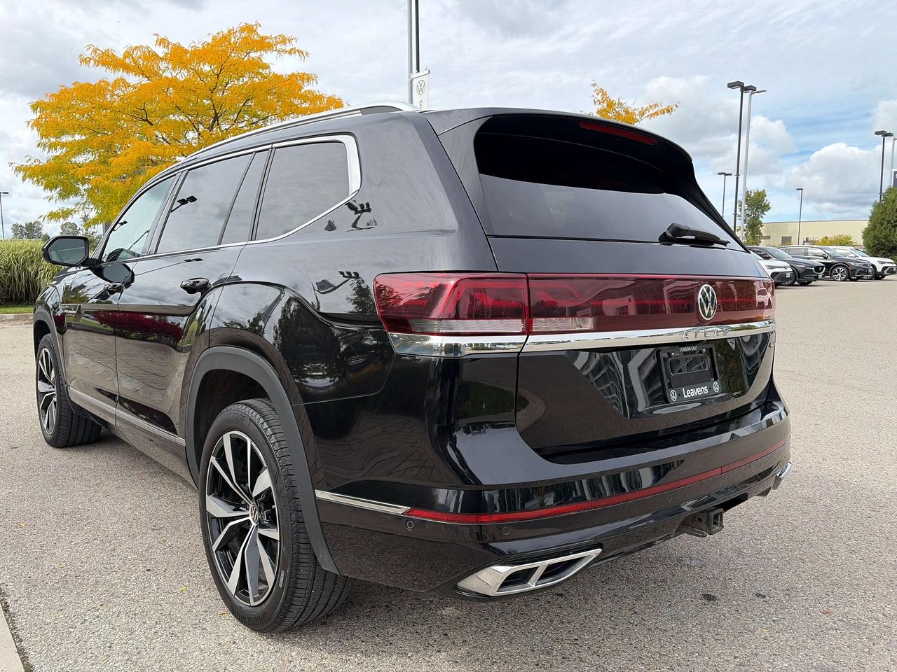 2024 Volkswagen Atlas EXECLINE Photo