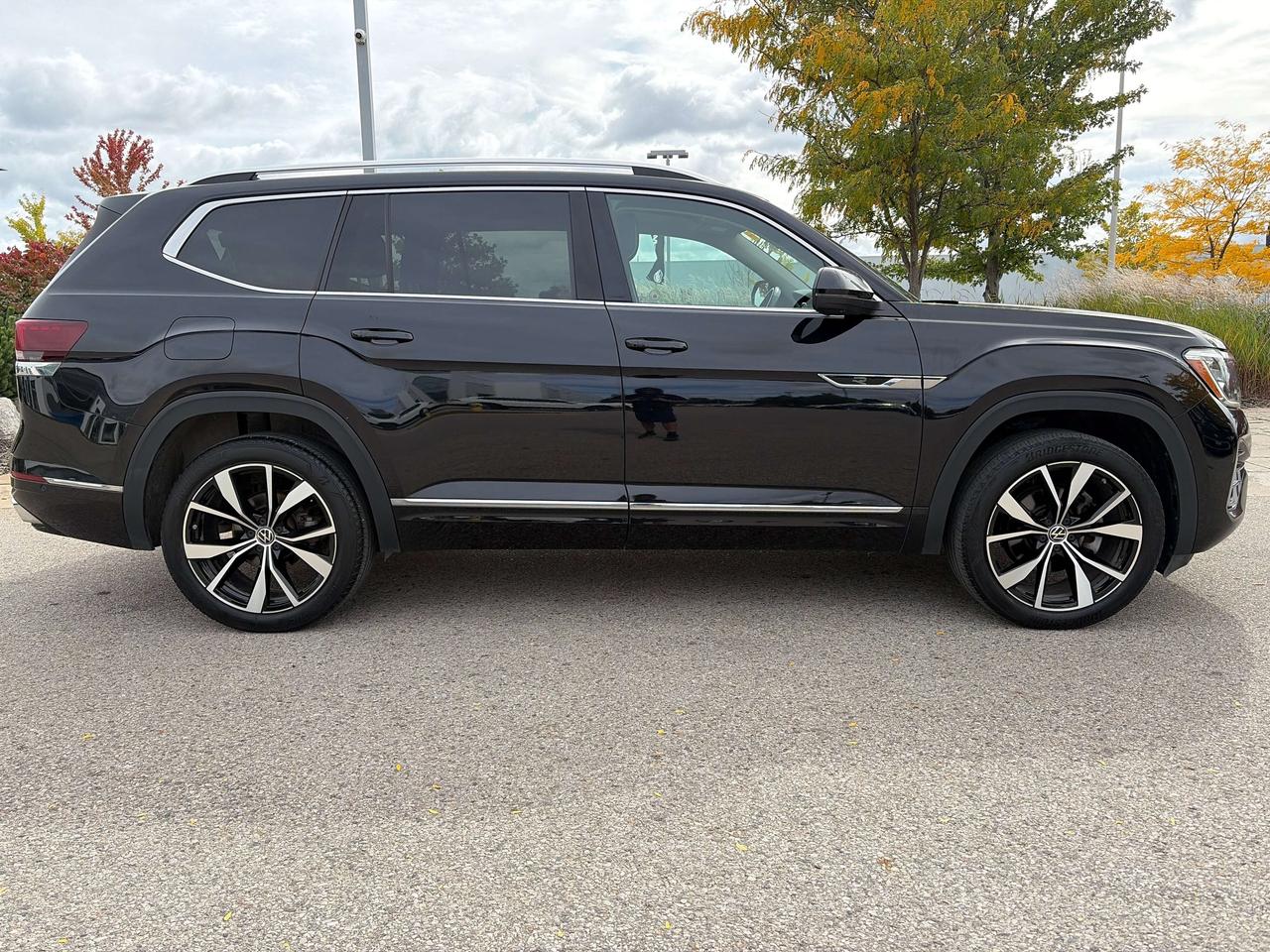 2024 Volkswagen Atlas EXECLINE Photo