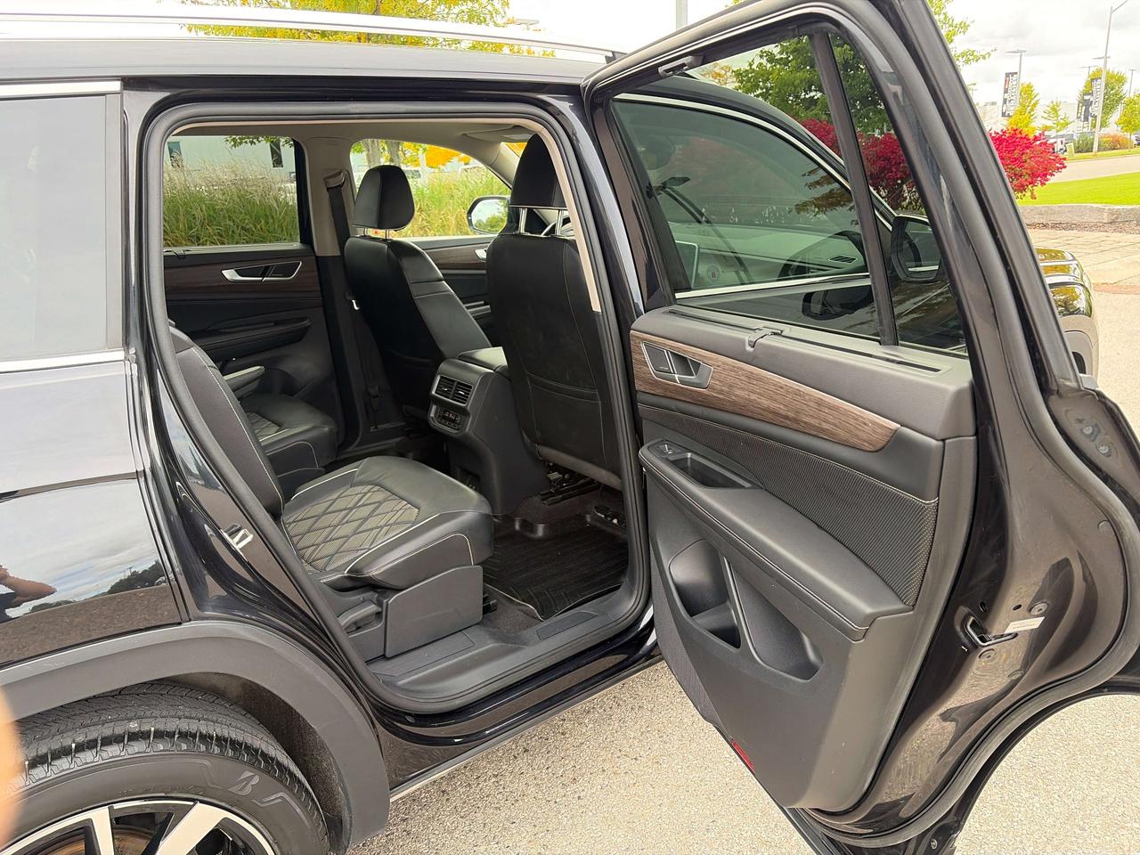 2024 Volkswagen Atlas EXECLINE Photo