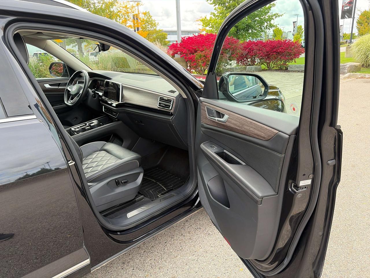 2024 Volkswagen Atlas EXECLINE Photo