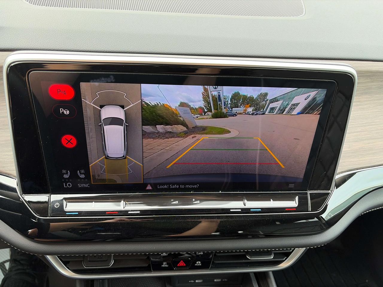 2024 Volkswagen Atlas EXECLINE Photo