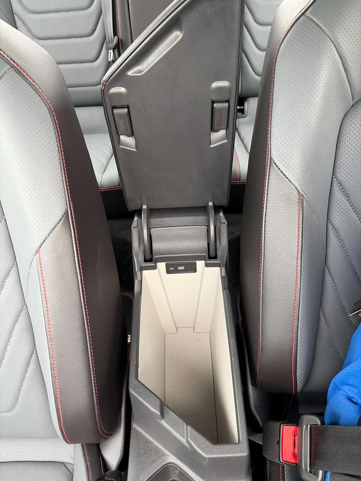 2025 Volkswagen Jetta Autobahn Photo
