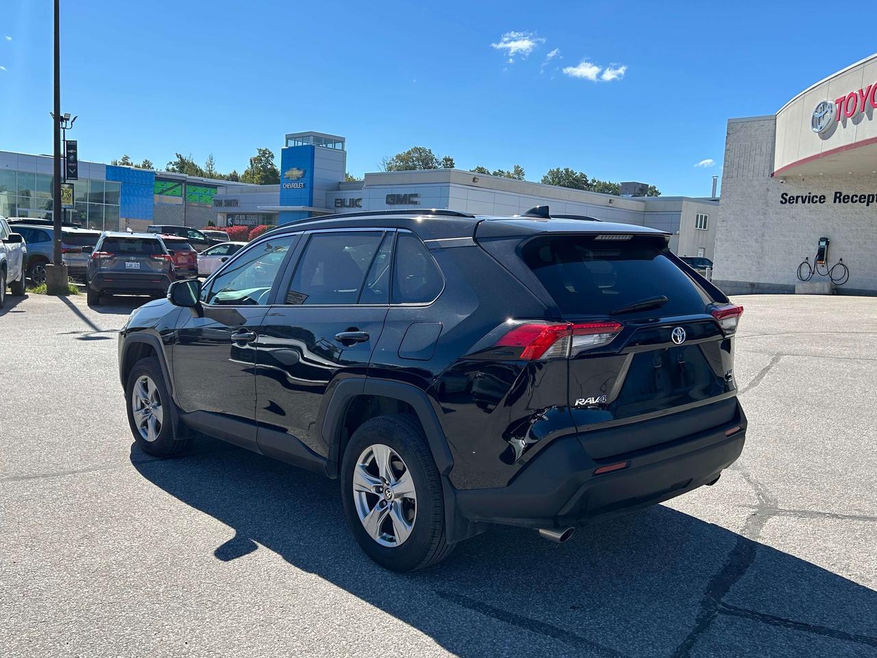 2025 Toyota RAV4 XLE   ONE OWNER Photo