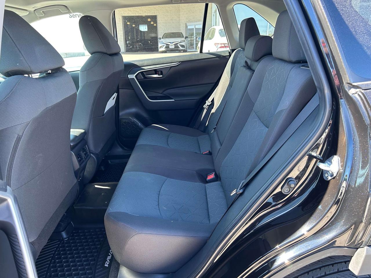 2025 Toyota RAV4 XLE   ONE OWNER Photo