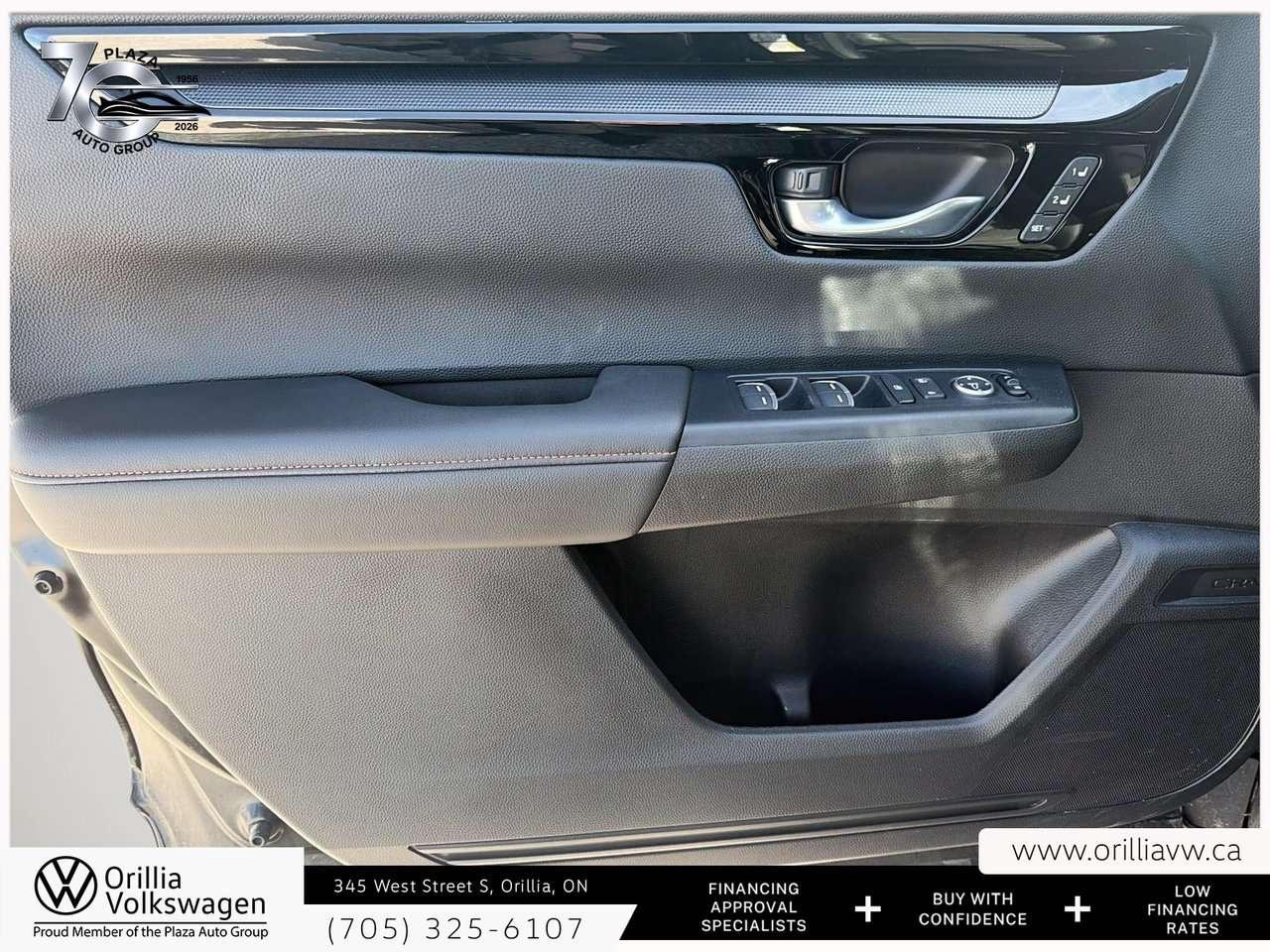 2025 Honda CR-V Touring Hybrid AWD   Bose Audio   Power Moonroof / Photo