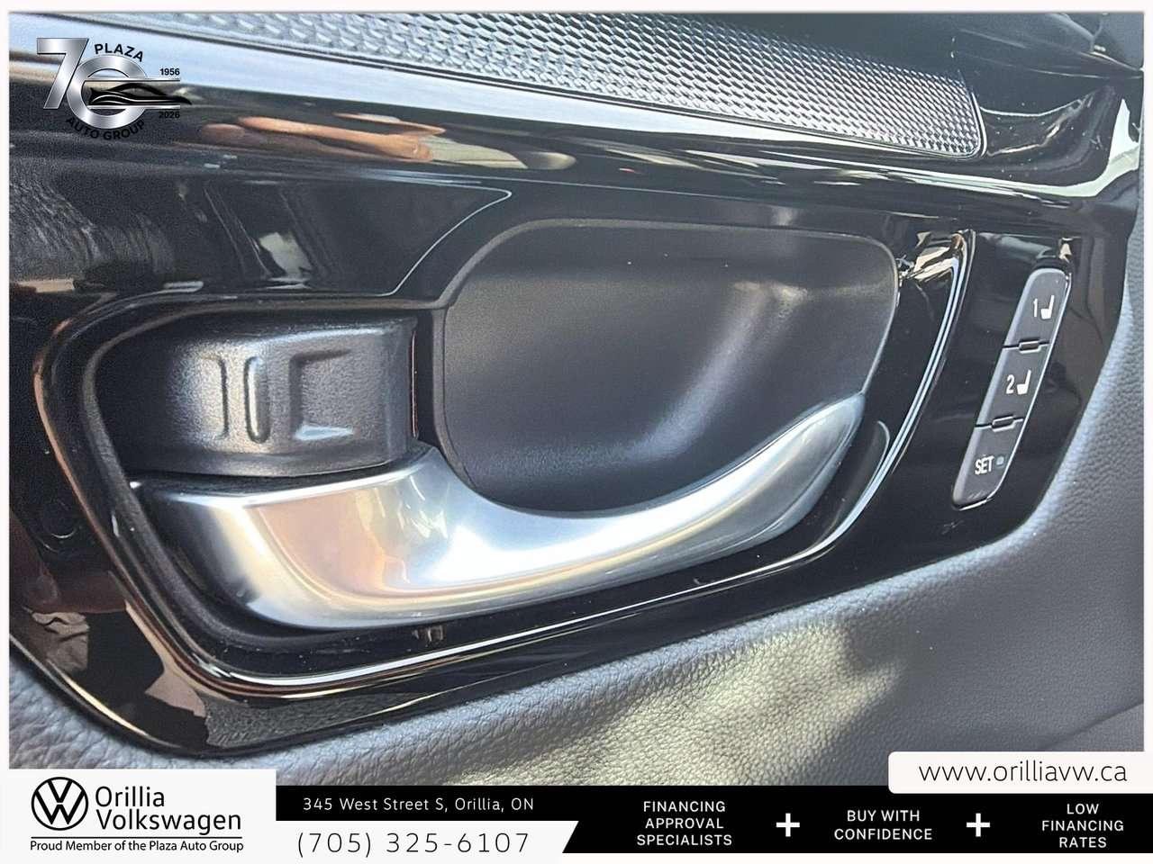 2025 Honda CR-V Touring Hybrid AWD   Bose Audio   Power Moonroof / Photo
