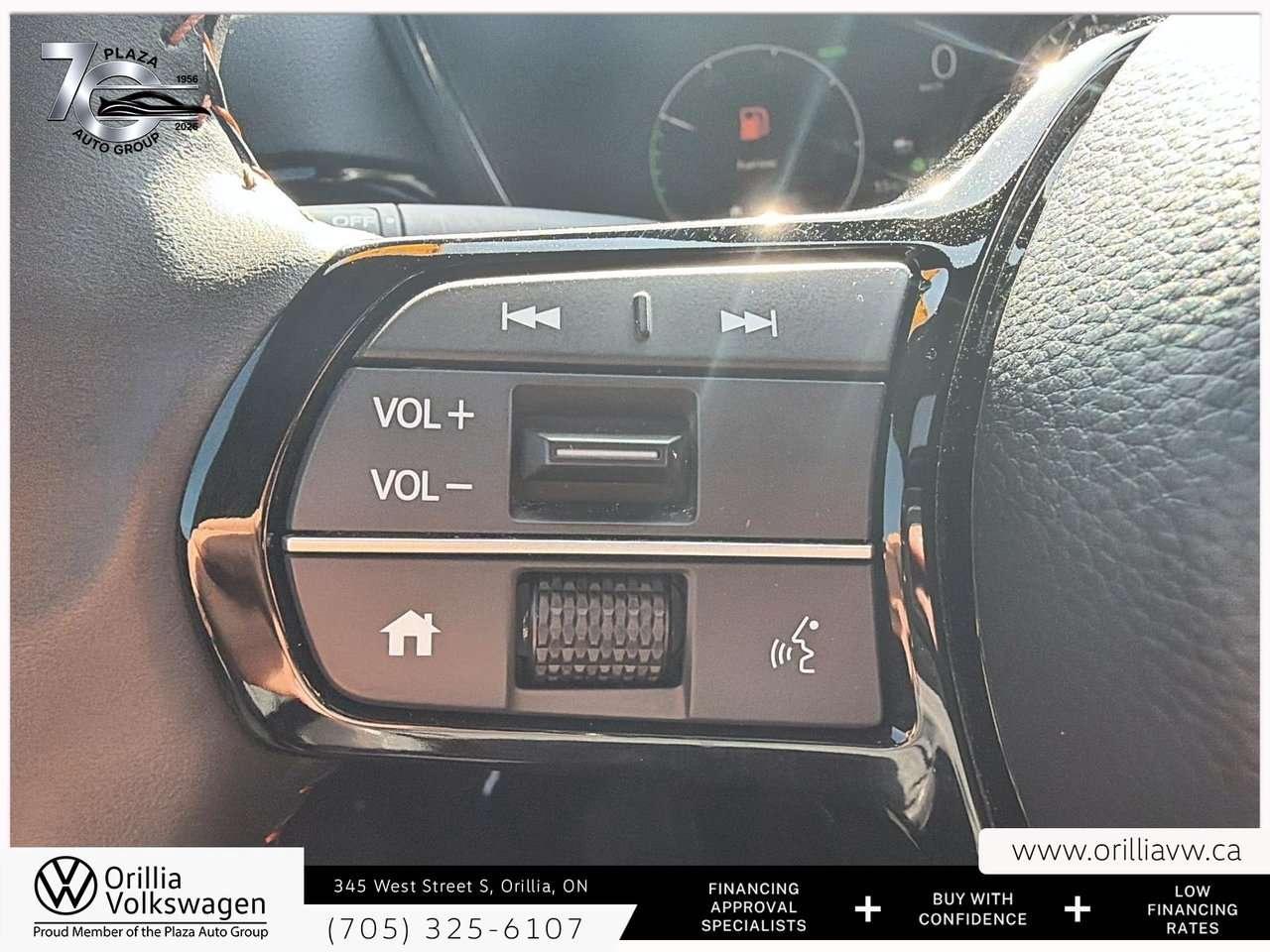 2025 Honda CR-V Touring Hybrid AWD   Bose Audio   Power Moonroof / Photo