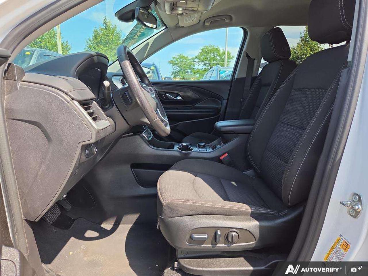 2024 GMC Terrain SLE   OFF LEASE   WELL MAINTAINED   CARPLAY Photo
