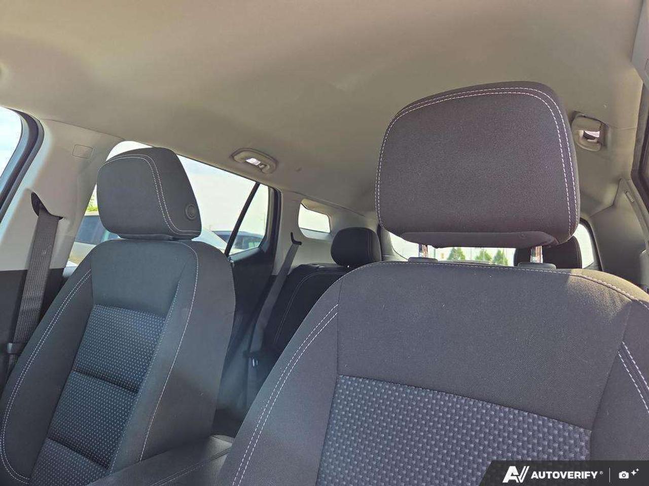 2024 GMC Terrain SLE   OFF LEASE   WELL MAINTAINED   CARPLAY Photo