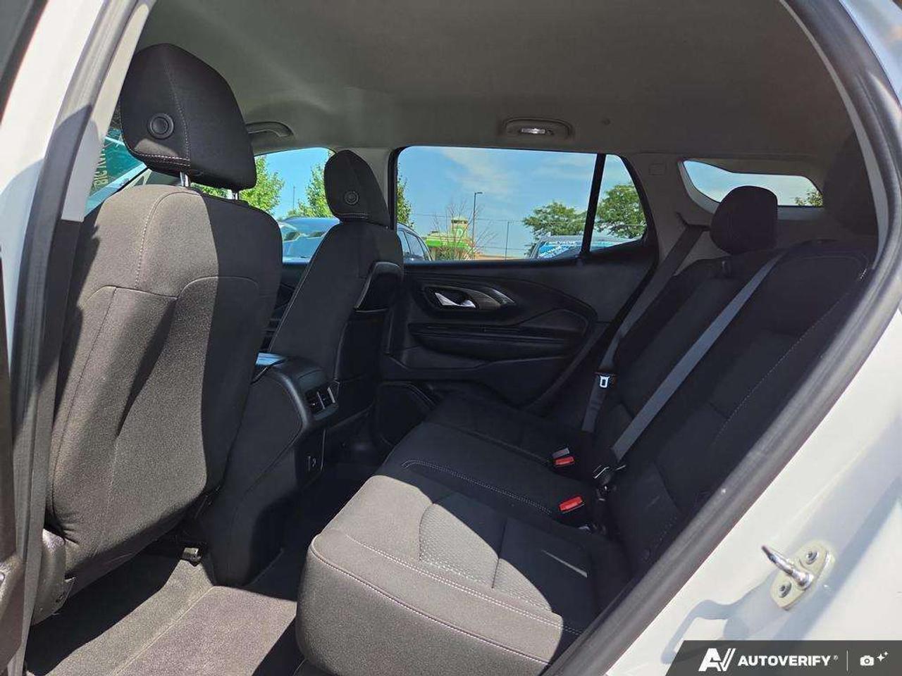 2024 GMC Terrain SLE   OFF LEASE   WELL MAINTAINED   CARPLAY Photo