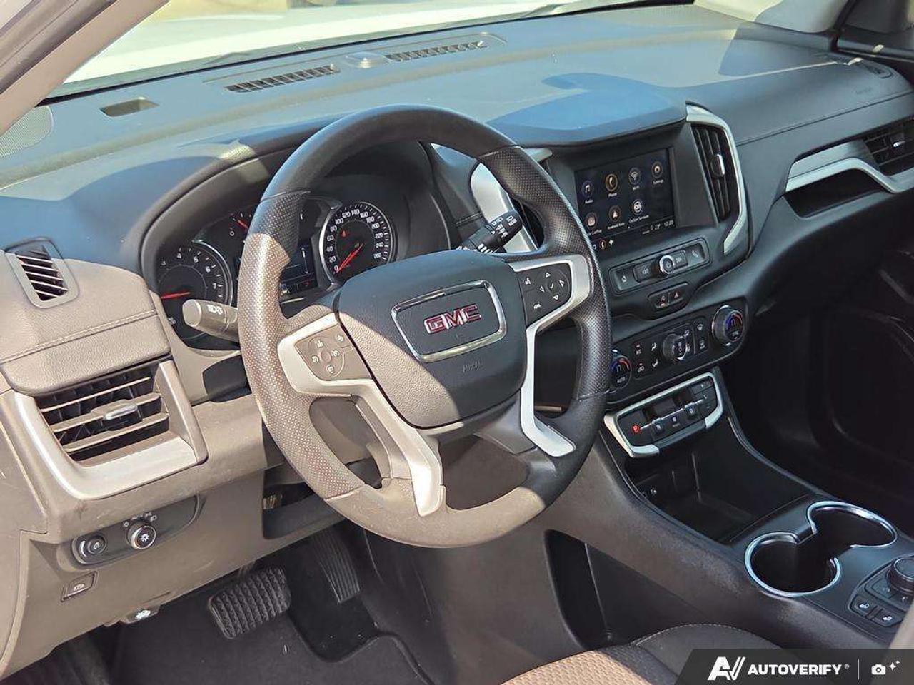 2024 GMC Terrain SLE   OFF LEASE   WELL MAINTAINED   CARPLAY Photo