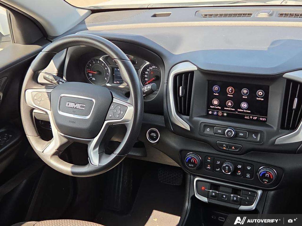 2024 GMC Terrain SLE   OFF LEASE   WELL MAINTAINED   CARPLAY Photo