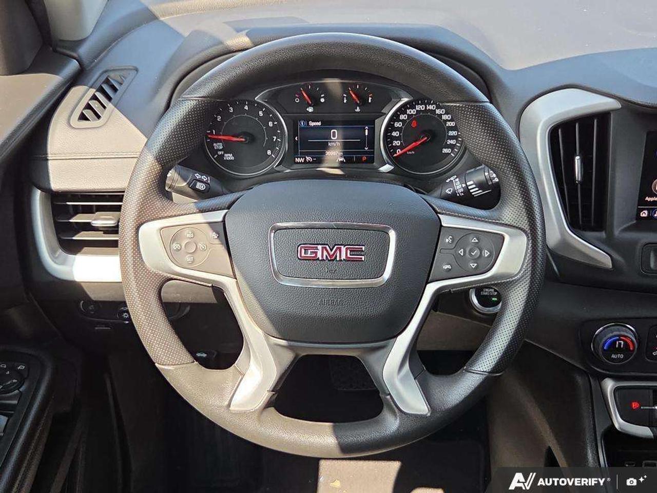 2024 GMC Terrain SLE   OFF LEASE   WELL MAINTAINED   CARPLAY Photo
