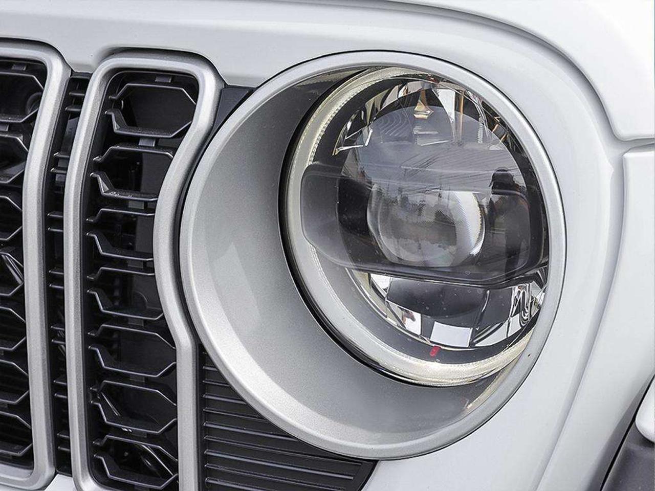 2024 Jeep Wrangler Sahara Photo