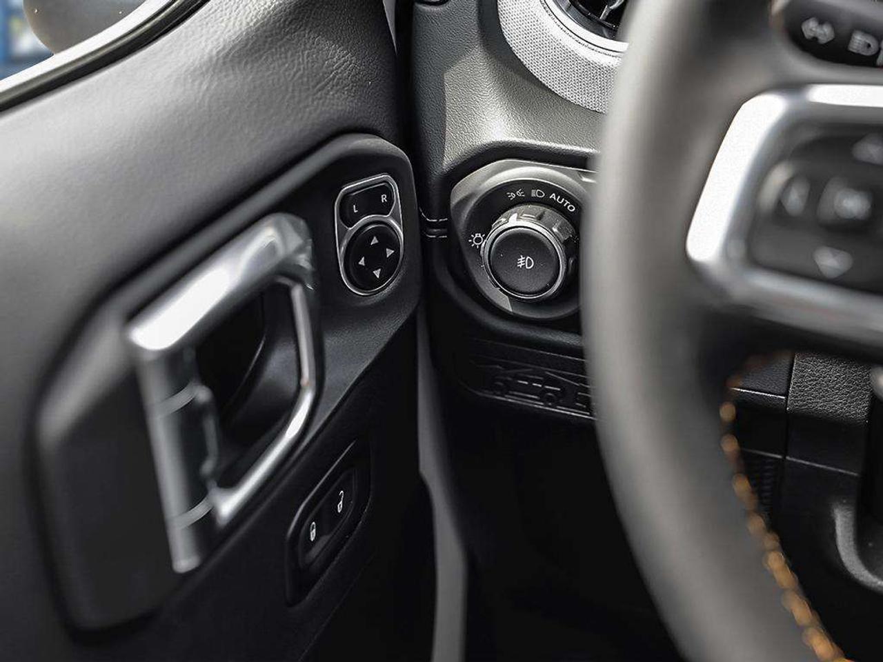 2024 Jeep Wrangler Sahara Photo