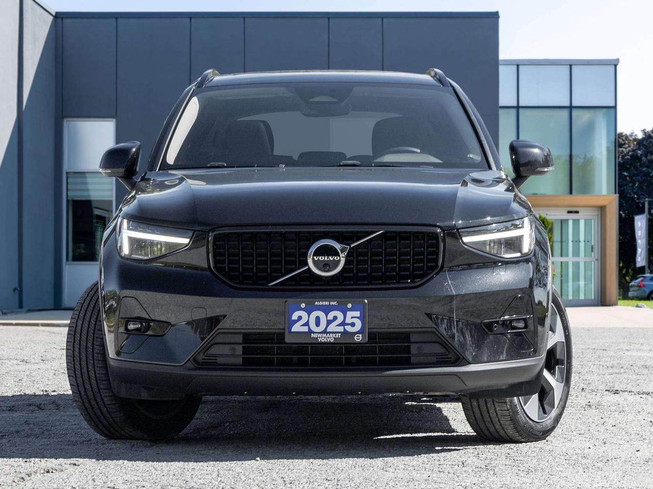 2025 Volvo XC40 PLUS^NOT Ex-Daily Rental^OFF LEASE^Rate fr 2.99%* Photo