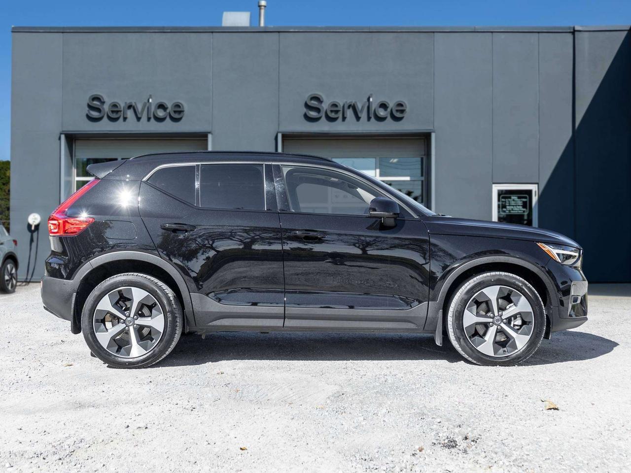 2025 Volvo XC40 PLUS^NOT Ex-Daily Rental^OFF LEASE^Rate fr 2.99%* Photo