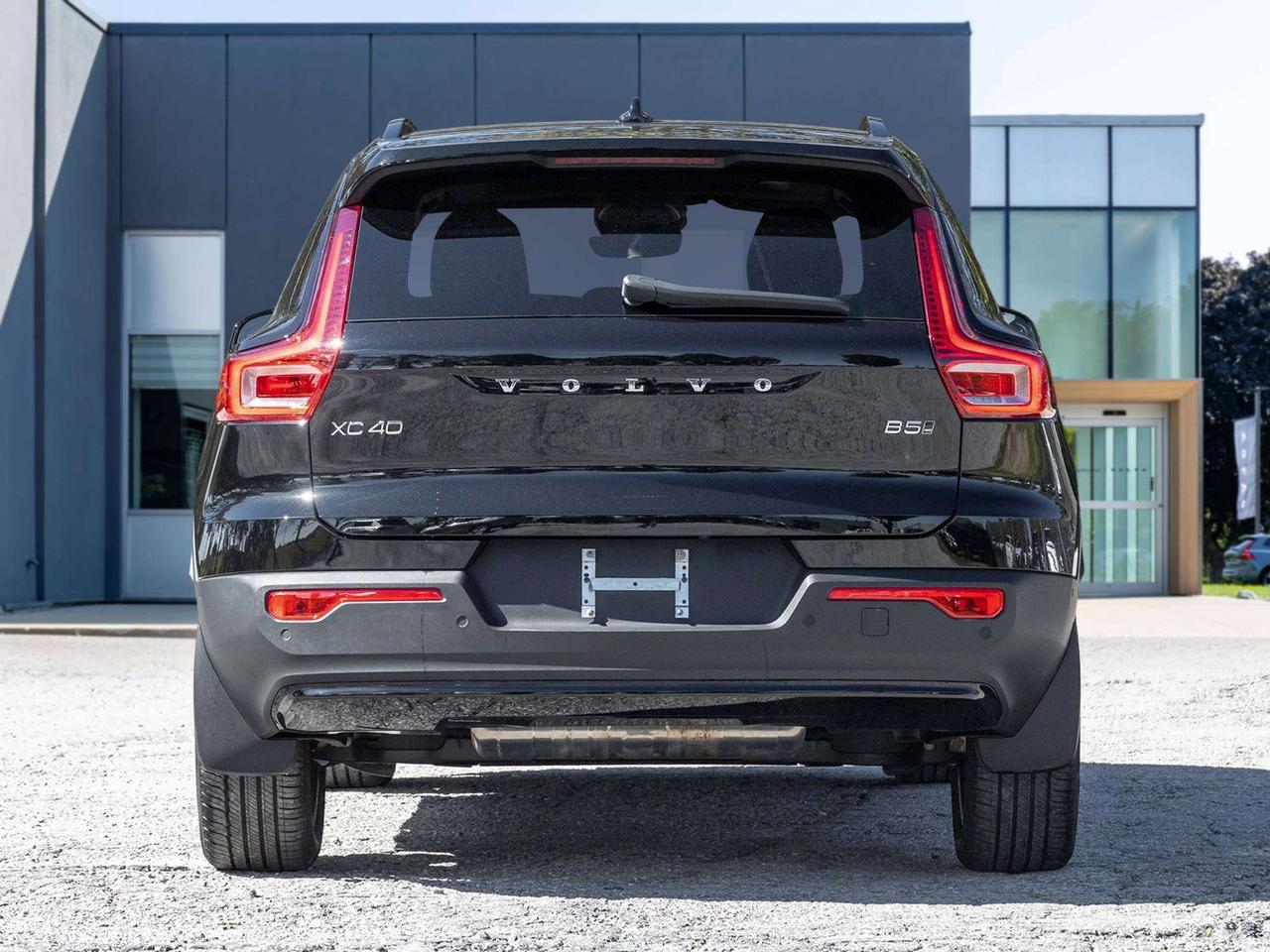2025 Volvo XC40 PLUS^NOT Ex-Daily Rental^OFF LEASE^Rate fr 2.99%* Photo