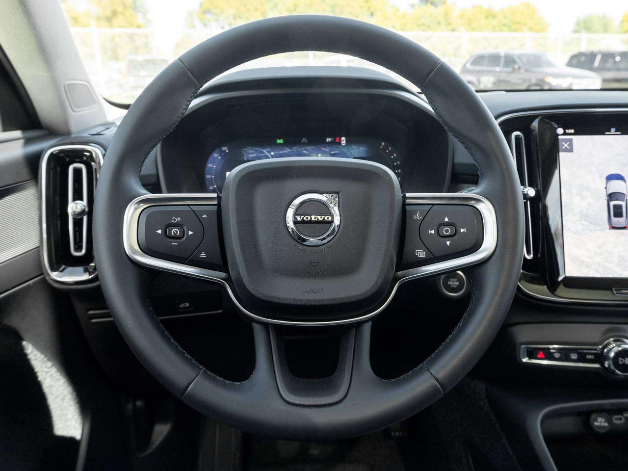 2025 Volvo XC40 PLUS^NOT Ex-Daily Rental^OFF LEASE^Rate fr 2.99%* Photo