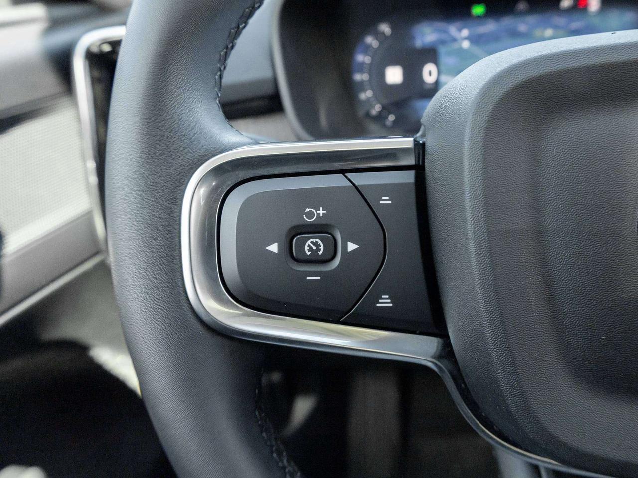 2025 Volvo XC40 PLUS^NOT Ex-Daily Rental^OFF LEASE^Rate fr 2.99%* Photo