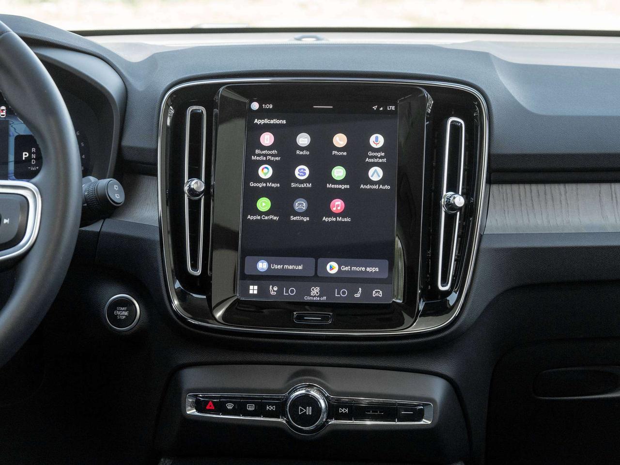 2025 Volvo XC40 PLUS^NOT Ex-Daily Rental^OFF LEASE^Rate fr 2.99%* Photo