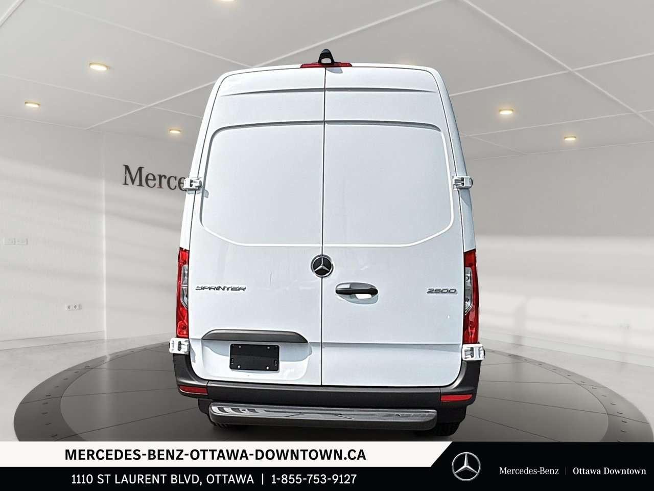 2026 Mercedes-Benz Sprinter 2500 Standard Roof I4 Diesel 144 Photo