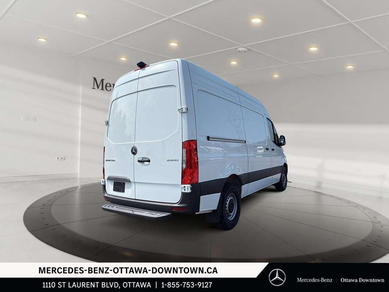 2026 Mercedes-Benz Sprinter 2500 Standard Roof I4 Diesel 144 Photo