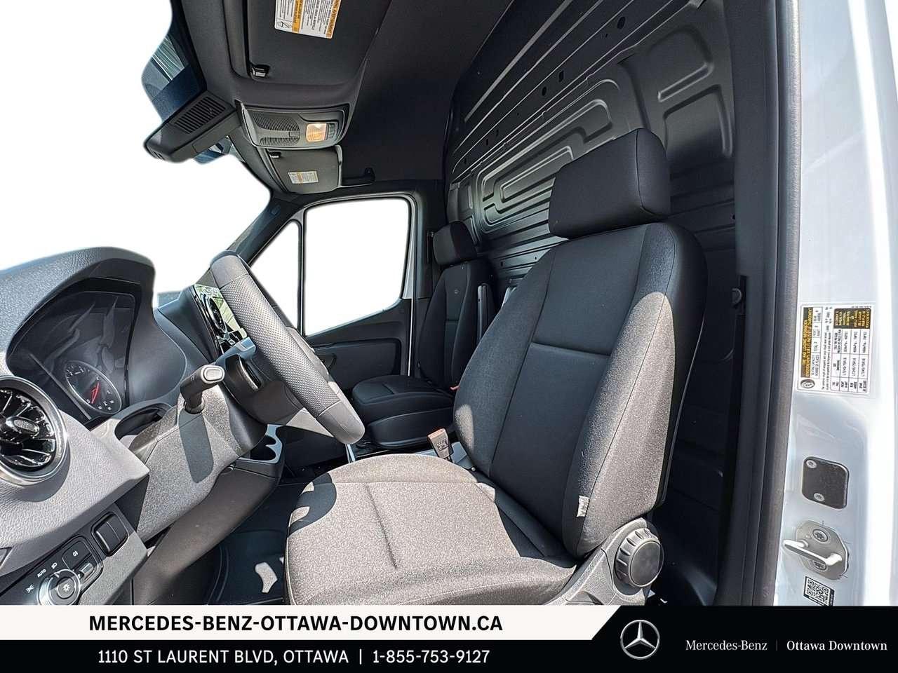 2026 Mercedes-Benz Sprinter 2500 Standard Roof I4 Diesel 144 Photo