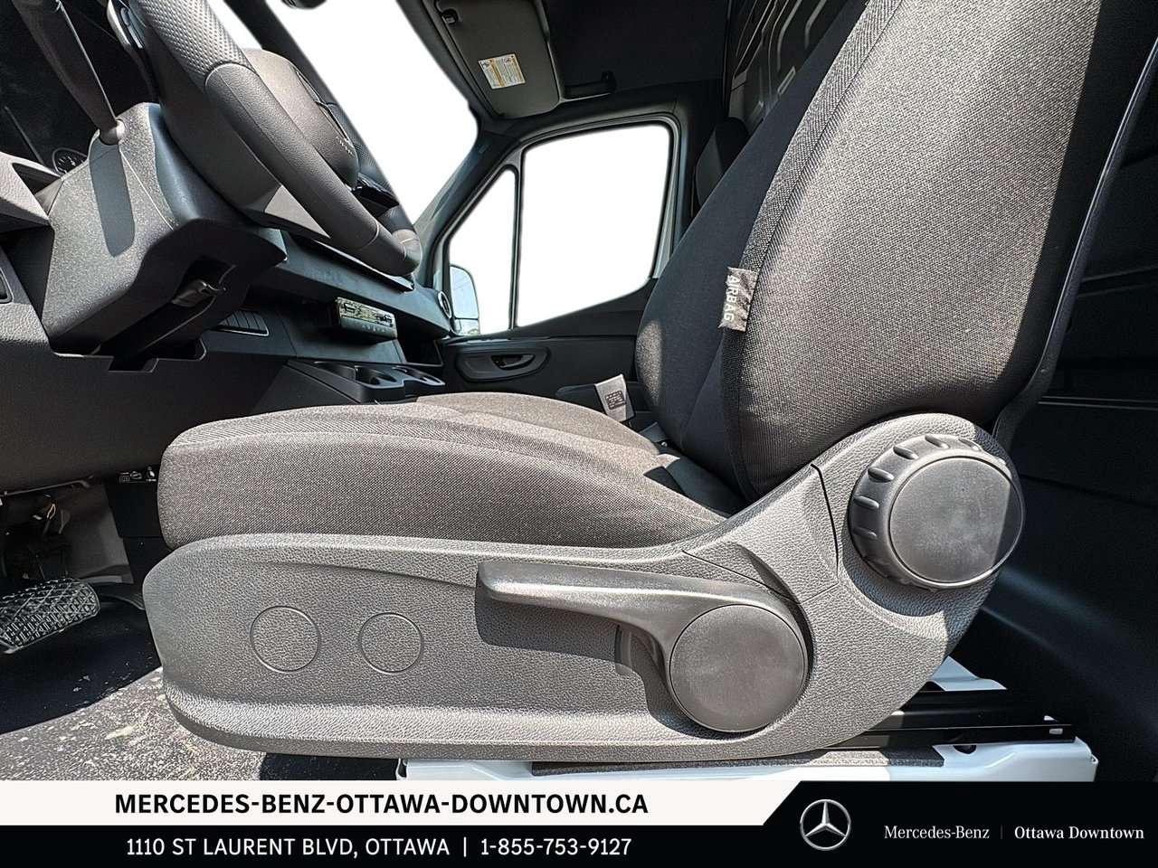 2026 Mercedes-Benz Sprinter 2500 Standard Roof I4 Diesel 144 Photo