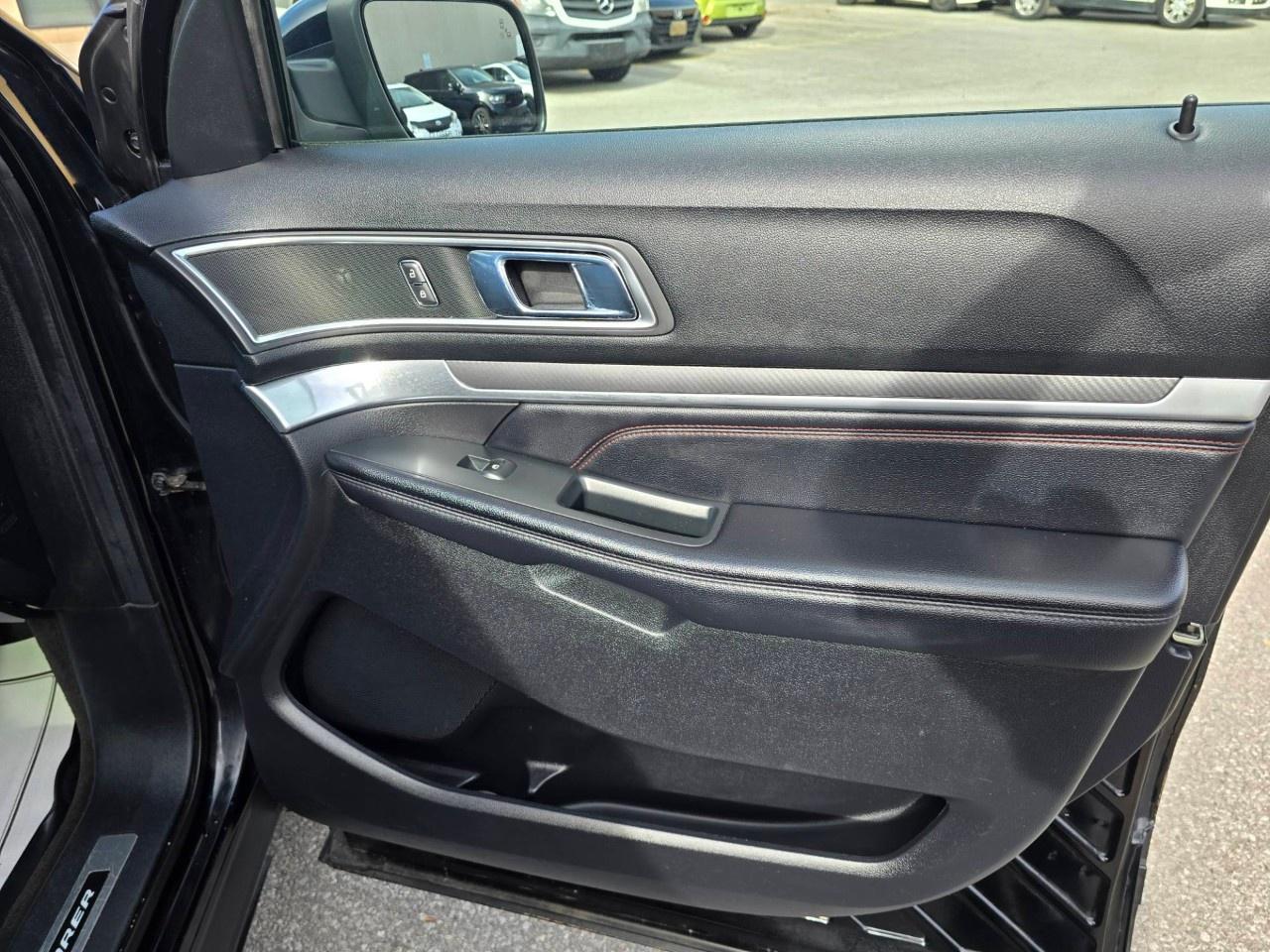 2018 Ford Explorer Sport 4WD Photo
