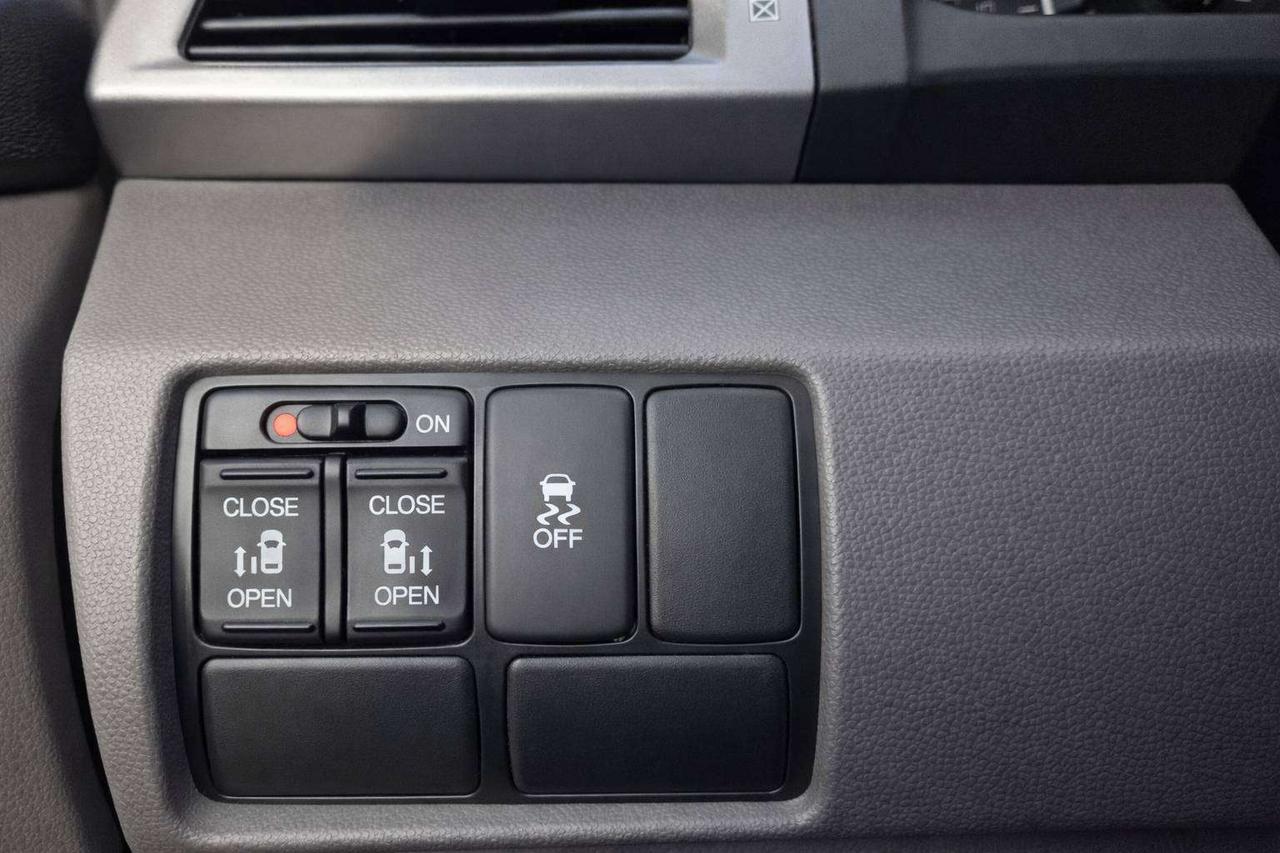 2014 Honda Odyssey EX Photo