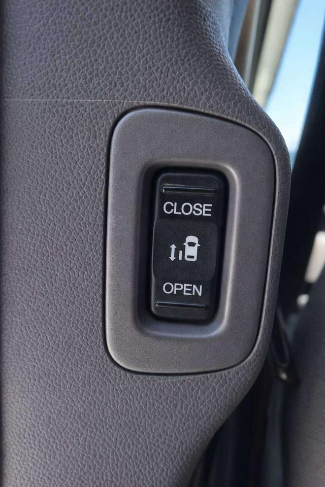 2014 Honda Odyssey EX Photo