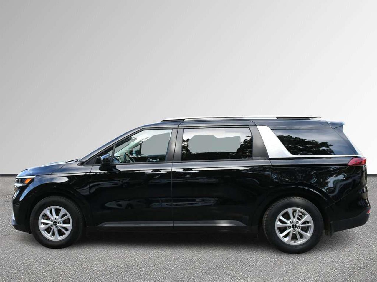 2024 Kia Carnival *Dual Power Doors   Smart Liftgate   Heated Wheel* Photo