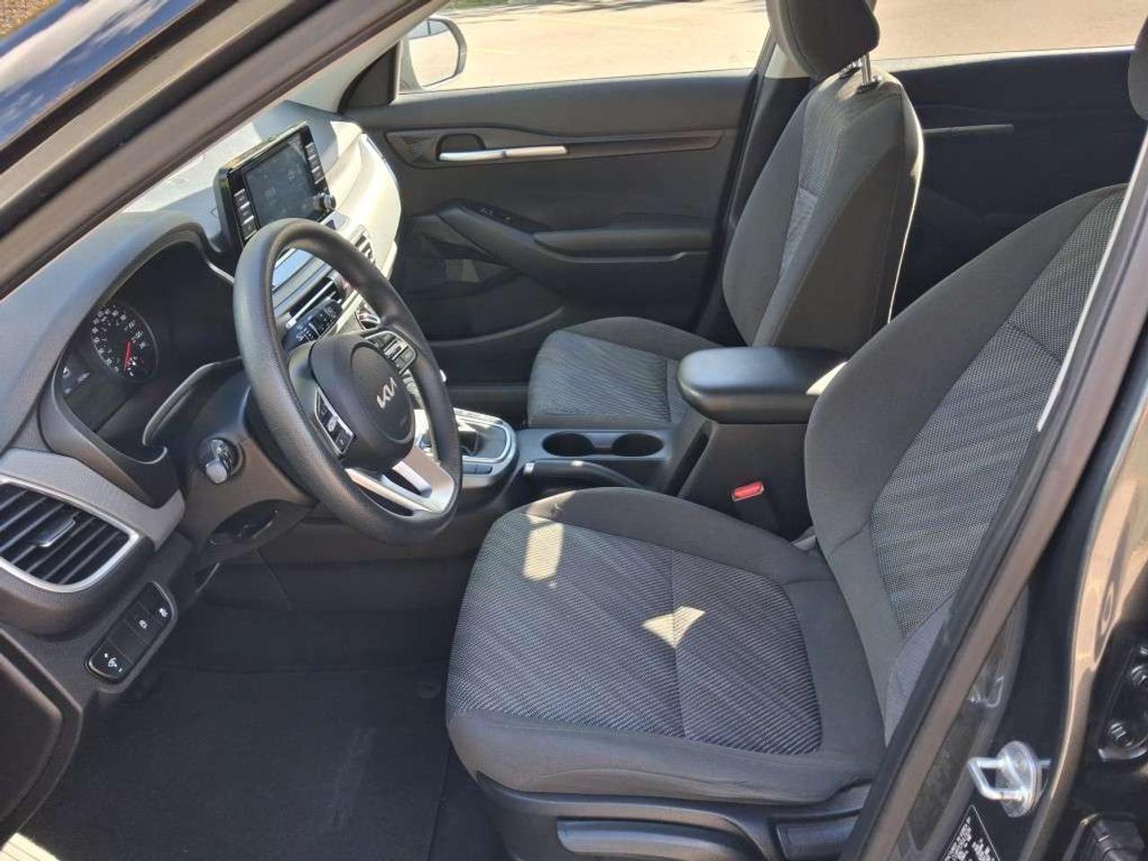 2023 Kia Seltos LX FWD Photo