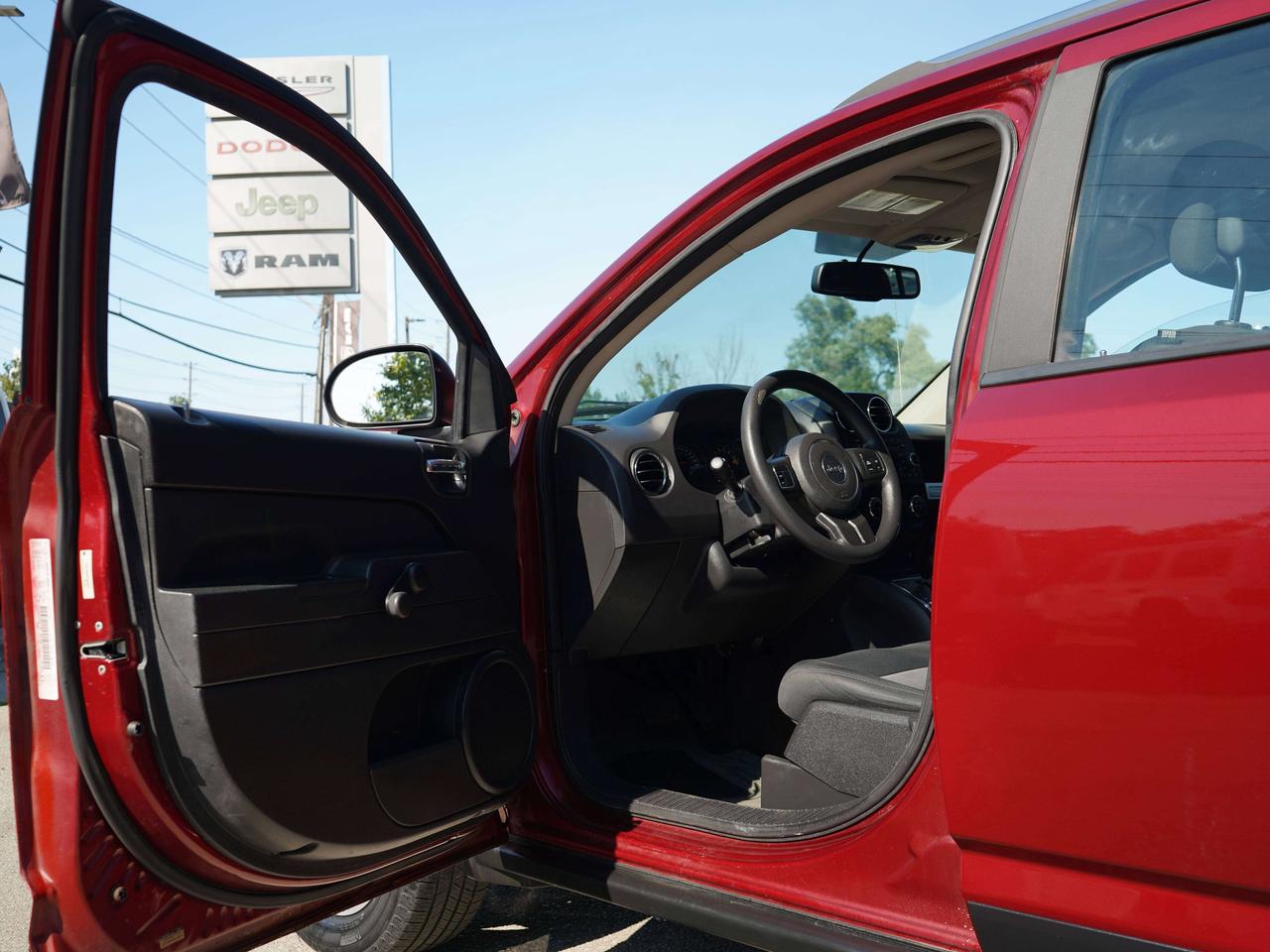 2014 Jeep Compass AUTO,4 CYL,4WD Photo