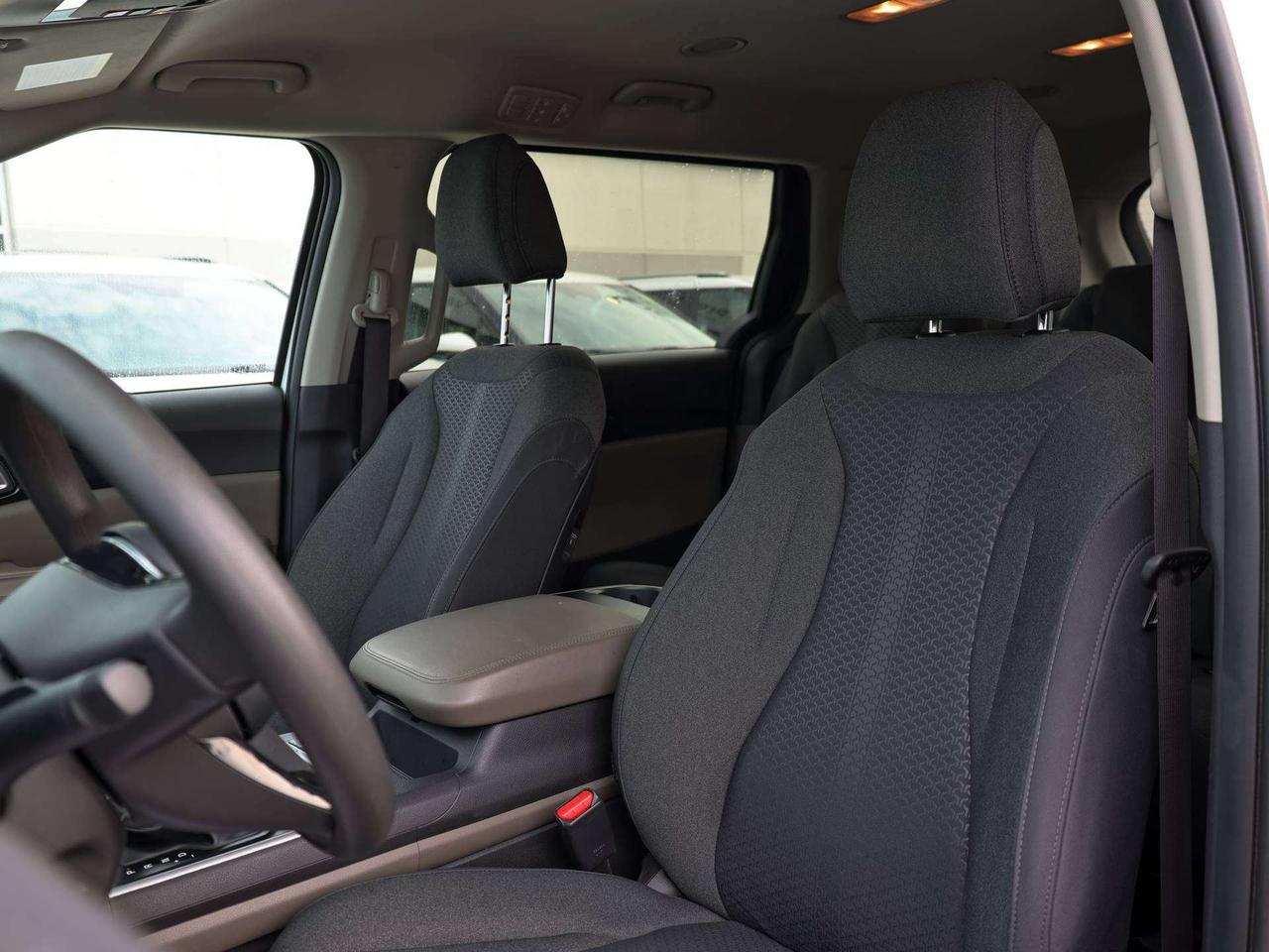 2026 Kia Carnival LX Photo