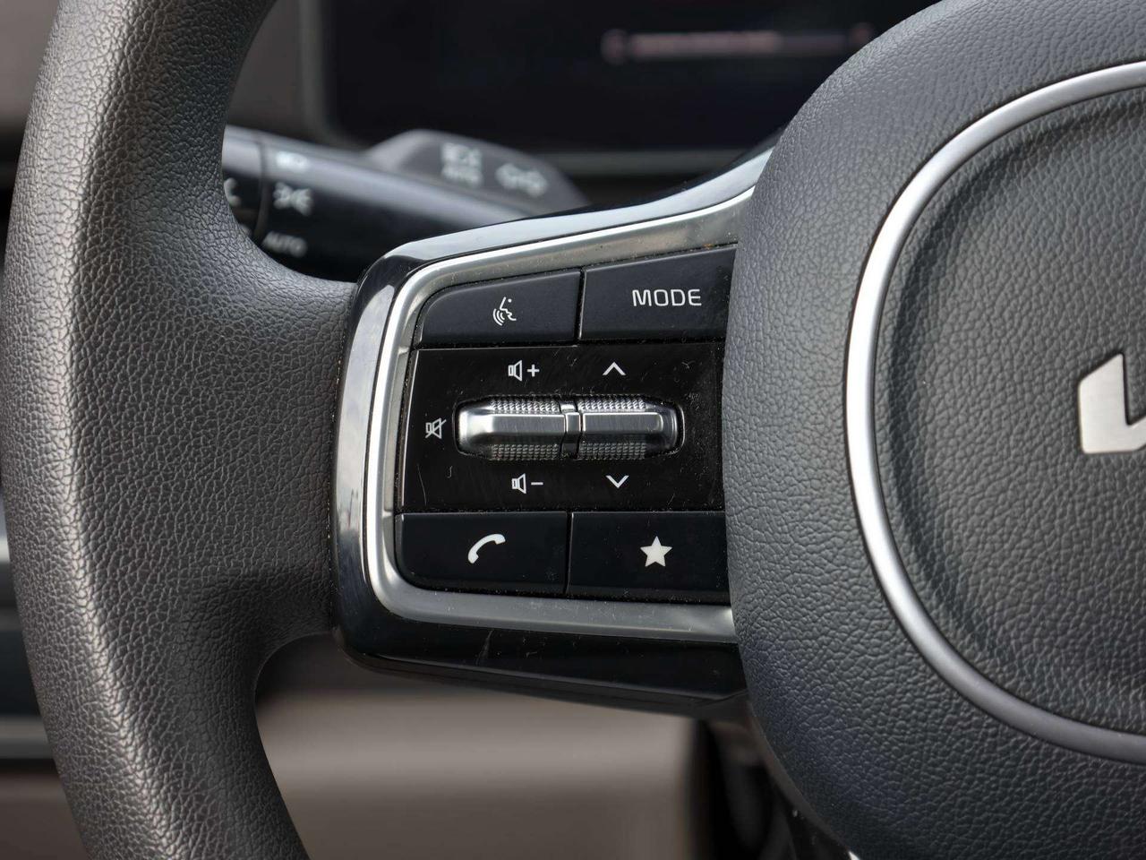 2026 Kia Carnival LX Photo