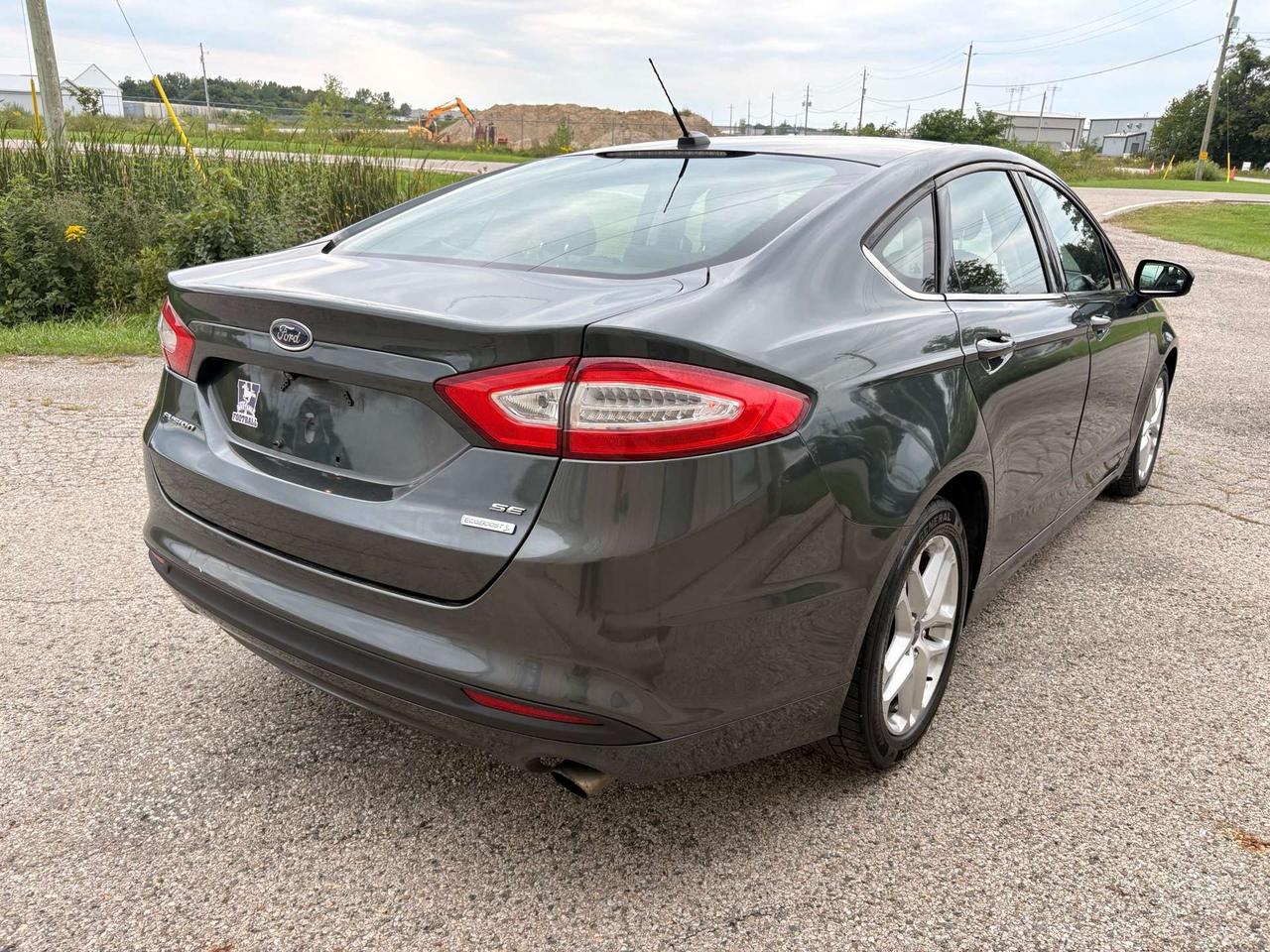 2015 Ford Fusion SE Photo