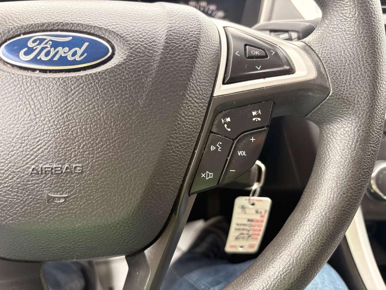2015 Ford Fusion SE Photo