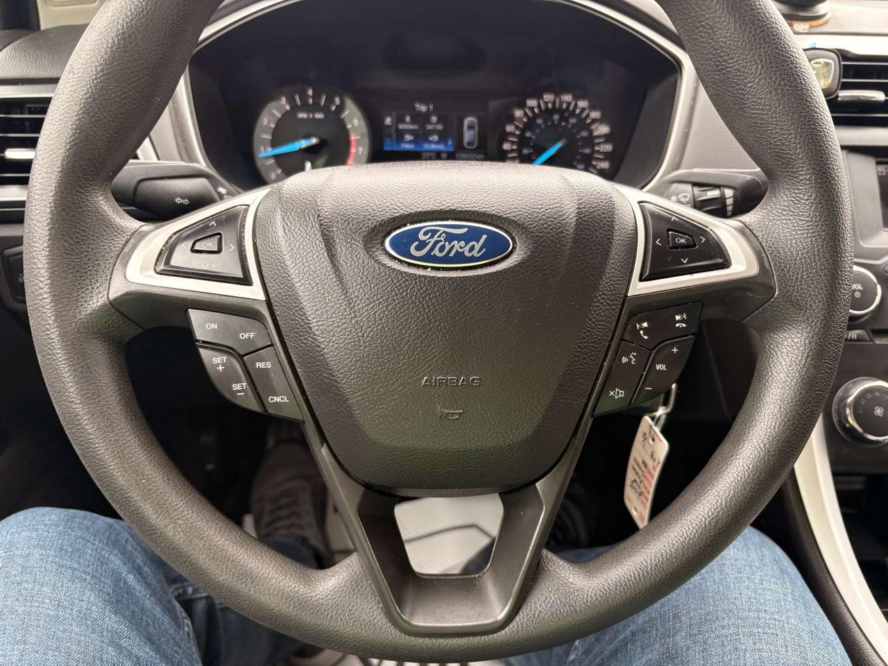 2015 Ford Fusion SE Photo