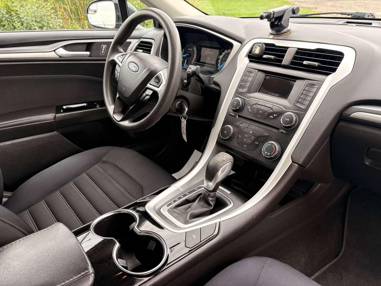 2015 Ford Fusion SE Photo