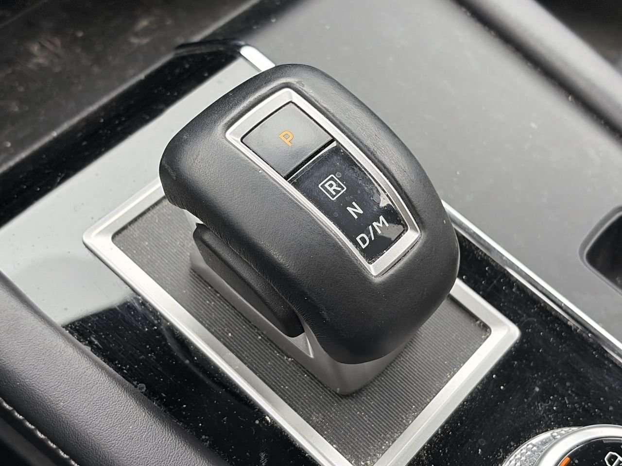 2024 Mitsubishi Outlander SE S-AWC FINANCED PRICE ADVERTISED   PANO SUNROOF   SUEDE/LEATHER SEATS   2 SET TIRES   HEAT STEER Photo