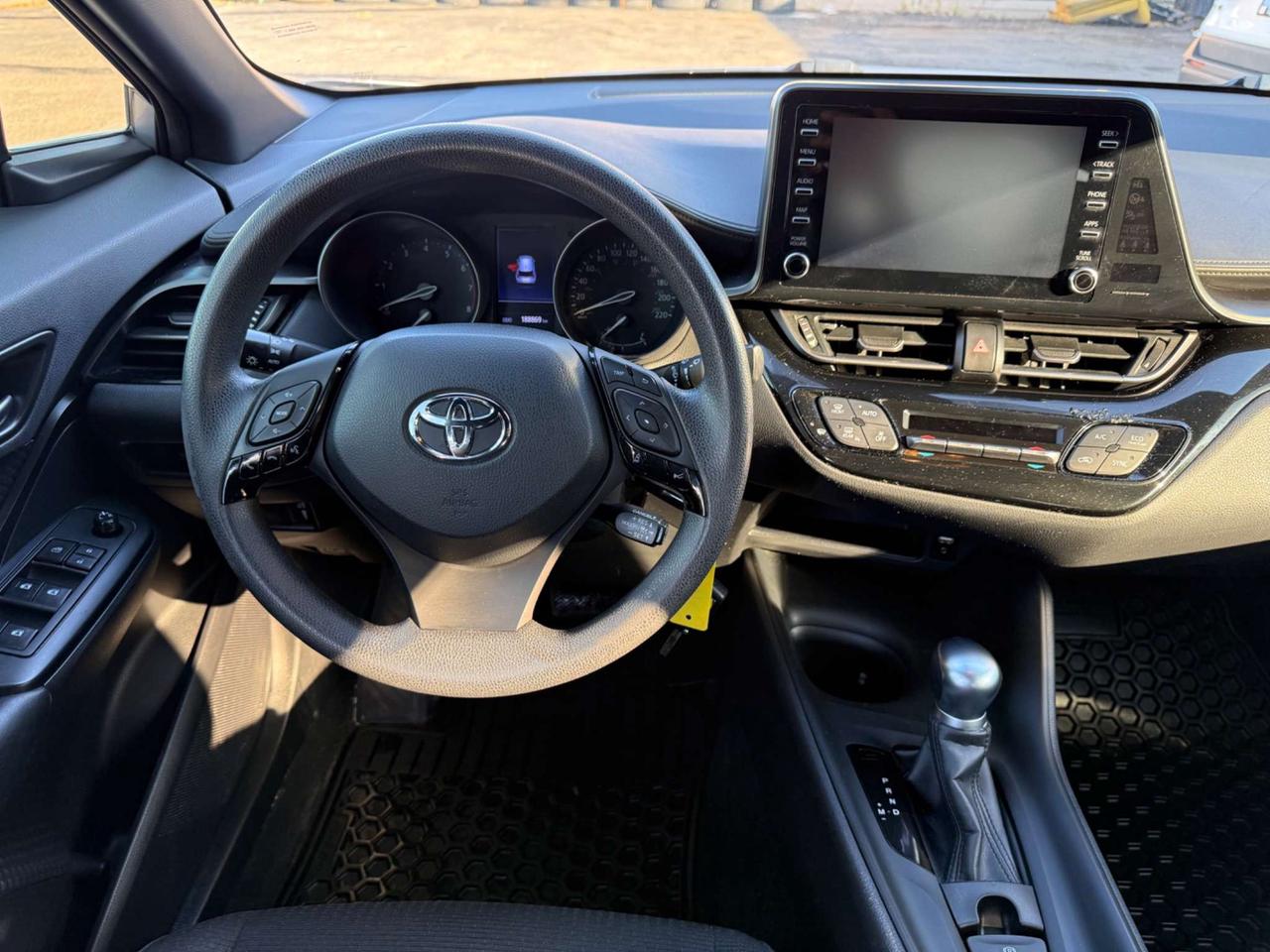 2019 Toyota C-HR XLE *CERTIFIED* Photo