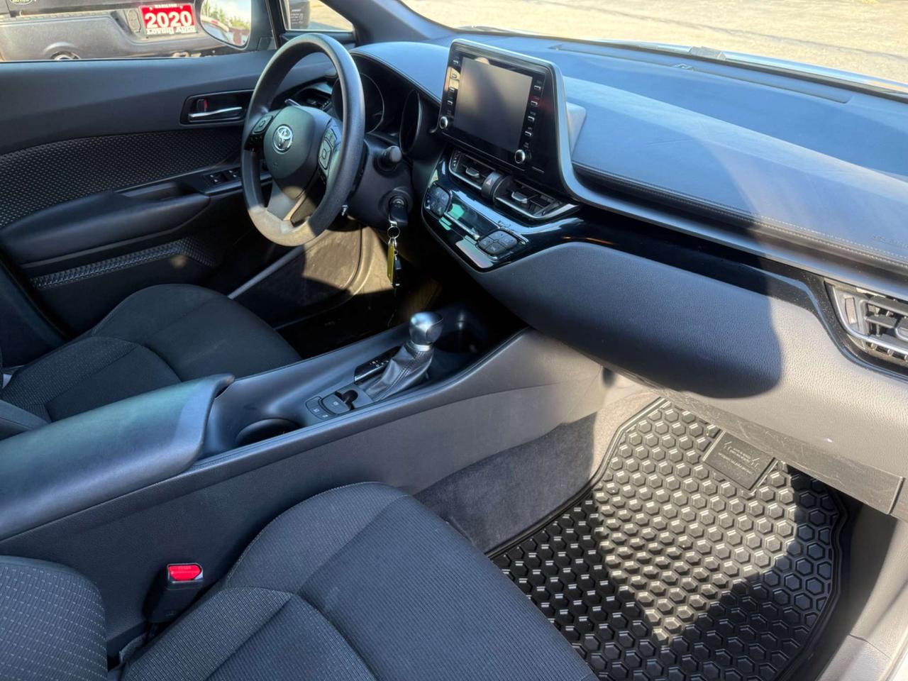 2019 Toyota C-HR XLE *CERTIFIED* Photo