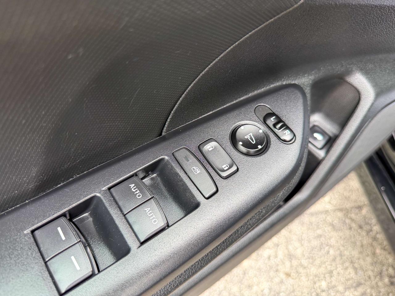 2019 Honda Civic LX/NO ACCIDENTS/LOW KM/CAMERA/ACC/LANE ASSIST/2.0L Photo