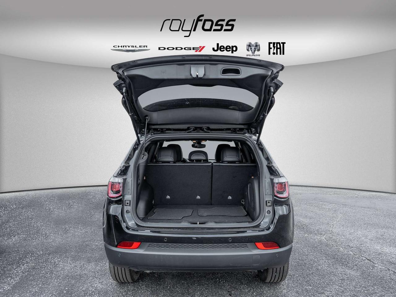 2026 Jeep Compass Limited Pkg   Sunroof   Leather   Navigation Photo