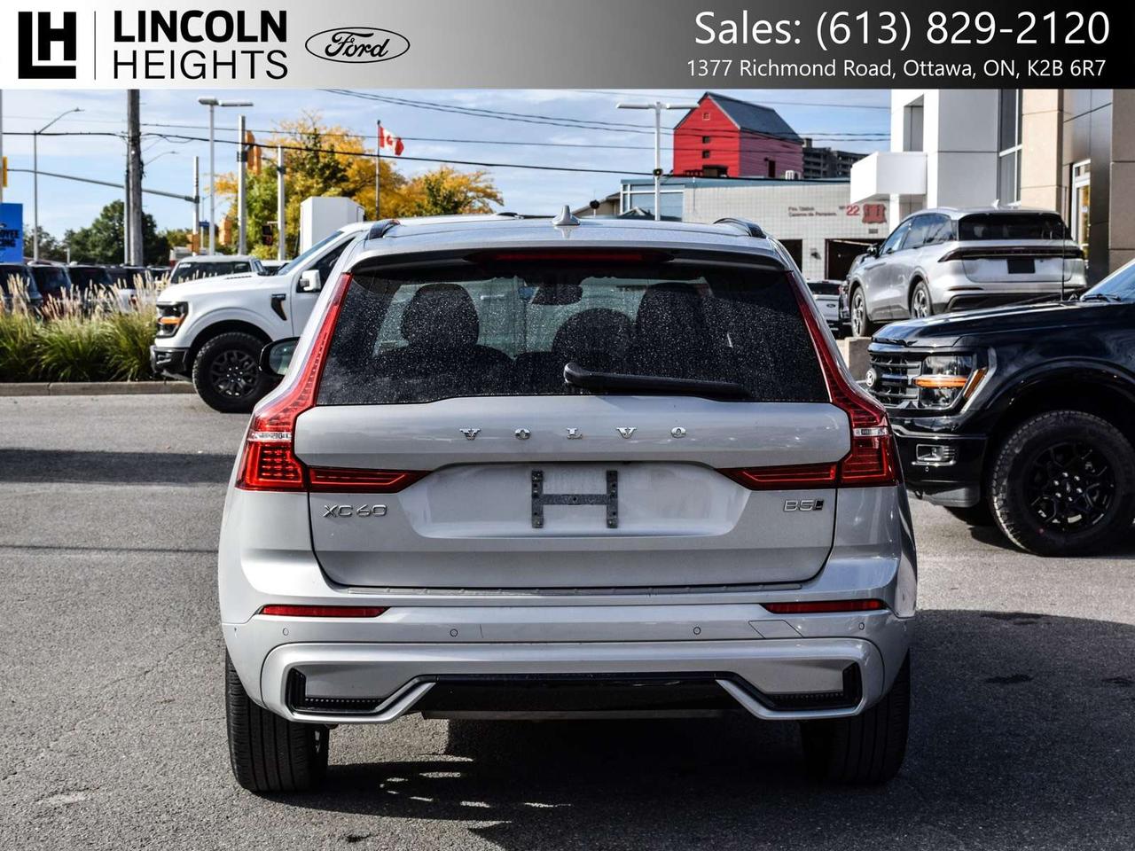 2024 Volvo XC60 Plus Dark Theme Photo