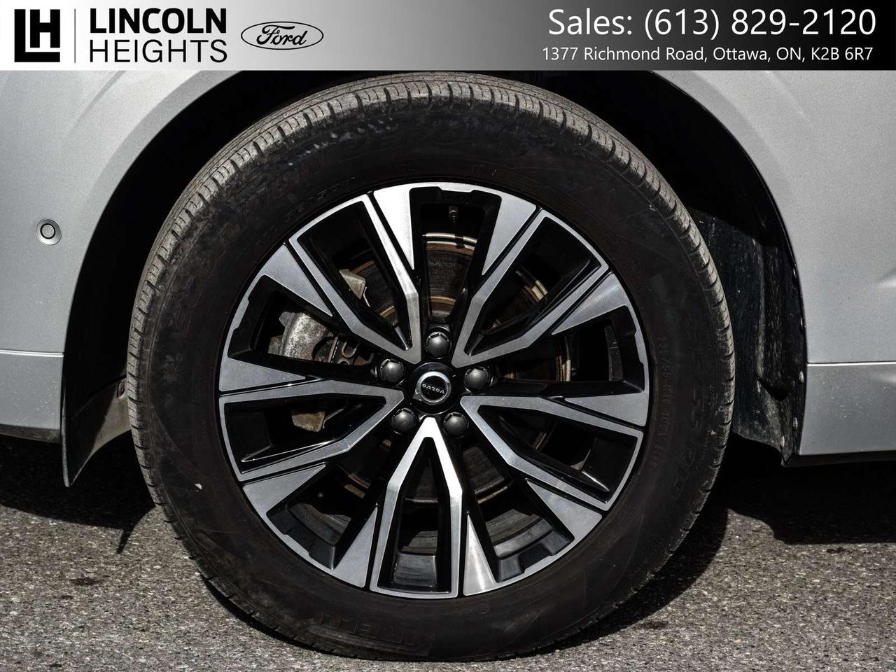 2024 Volvo XC60 Plus Dark Theme Photo