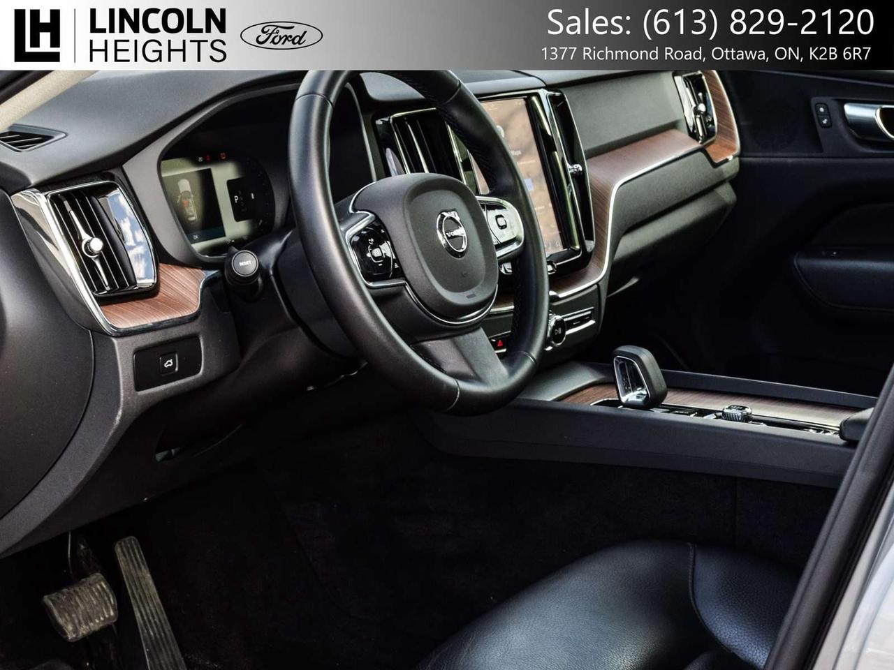 2024 Volvo XC60 Plus Dark Theme Photo