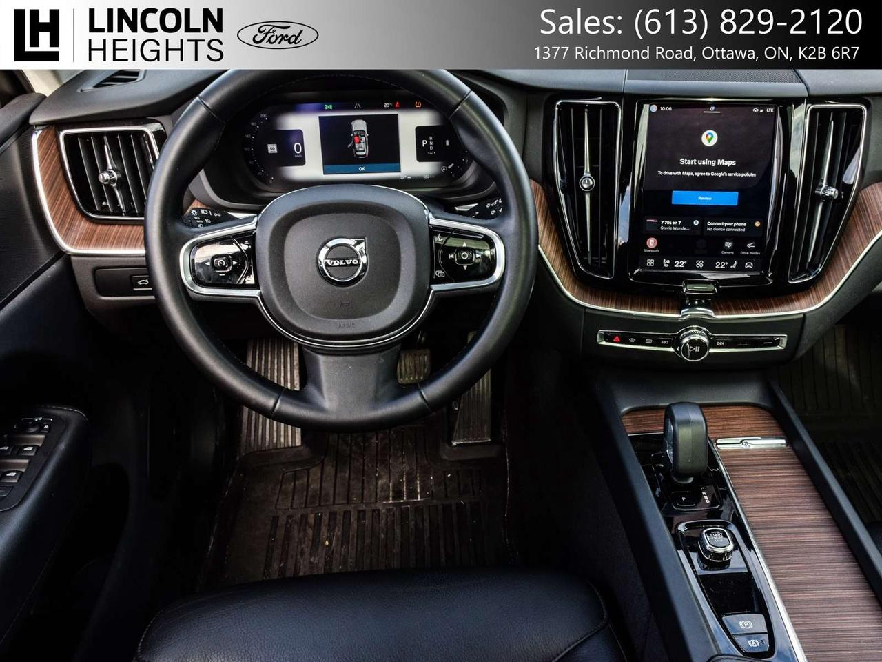 2024 Volvo XC60 Plus Dark Theme Photo